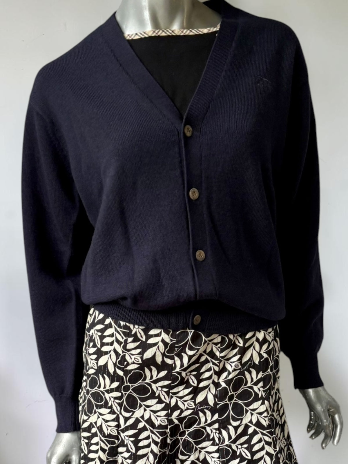 Vintage Burberrys navy knit cardigan detail
