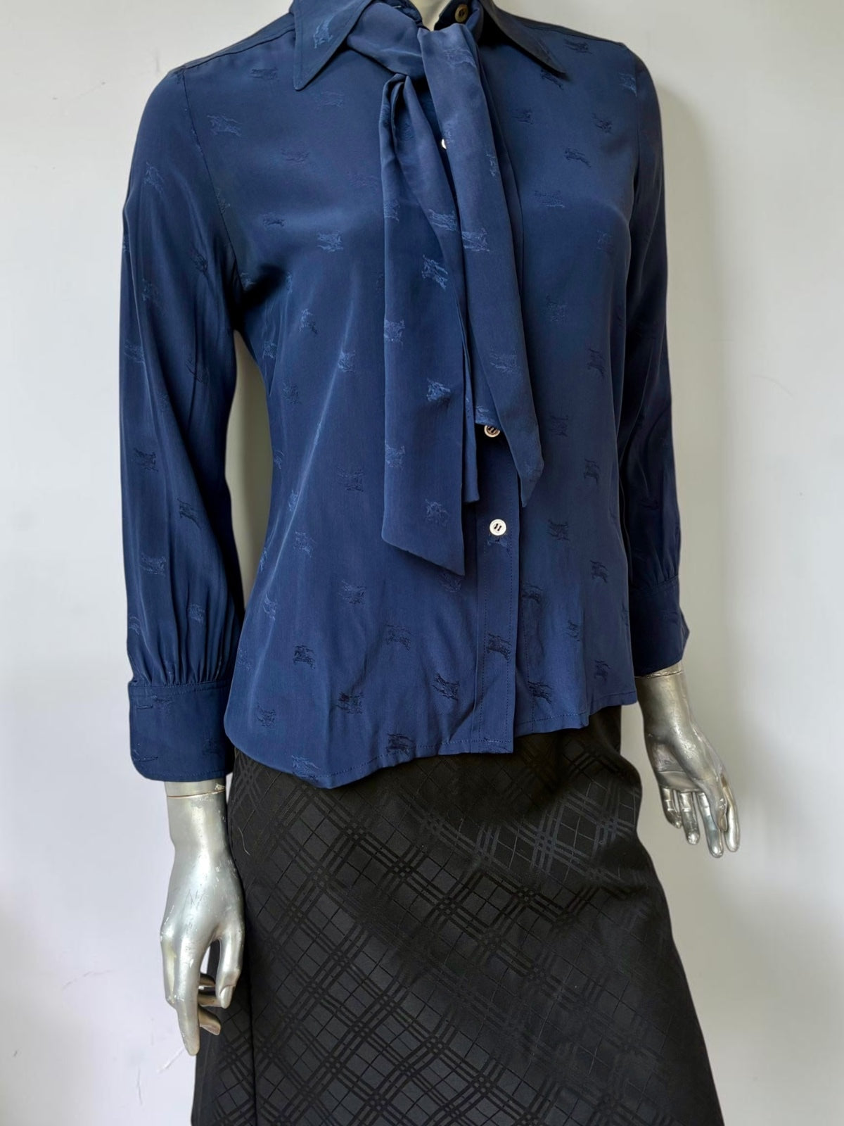 Vintage Burberrys navy silk shirt detail