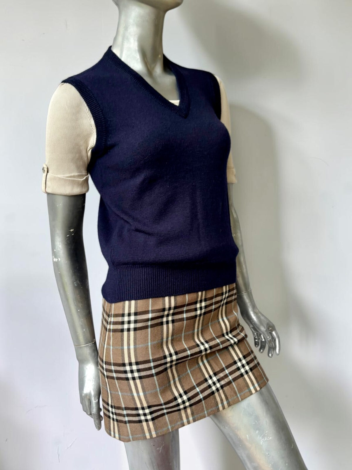 Vintage Burberrys navy knit vest